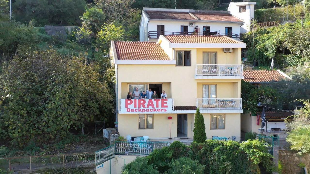 Hostel Pirate Ulcinj Esterno foto